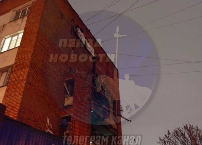 В доме на проспекте Строителей в Пензе обрушился балкон