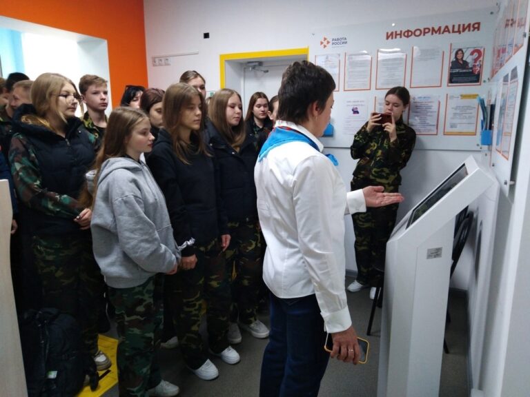 За 2024 год временно трудоустроили более 4 тысяч пензенских подростков