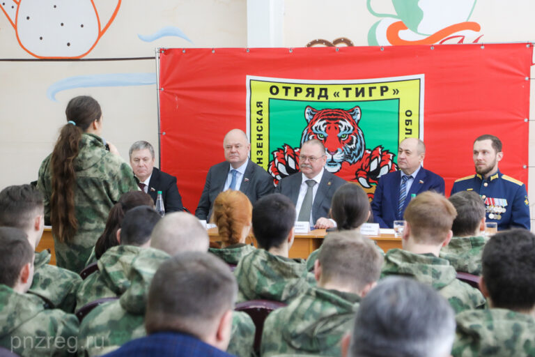 Завершение зимних сборов отряда «Тигр» посетил губернатор Пензенской области