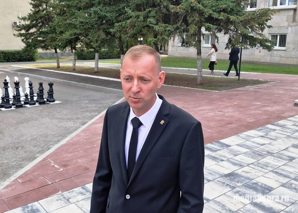 Председатель гордумы прозрел. Денис Соболев практически дословно повторил слова руководителя фракции КПРФ Председатель гордумы прозрел. Денис Соболев практически дословно повторил слова руководителя фракции КПРФ