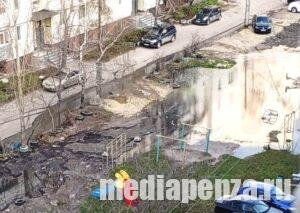 На улице Клары Цеткин ребёнок провалился в разрытую коммунальщиками яму