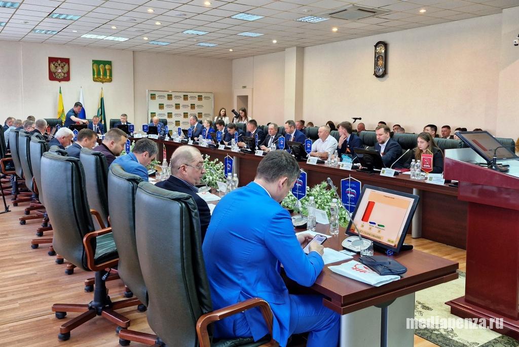 Председатель гордумы запретил депутату Елене Падалкиной задать вопрос начальнику Управления ЖКХ Председатель гордумы запретил депутату Елене Падалкиной задать вопрос начальнику Управления ЖКХ
