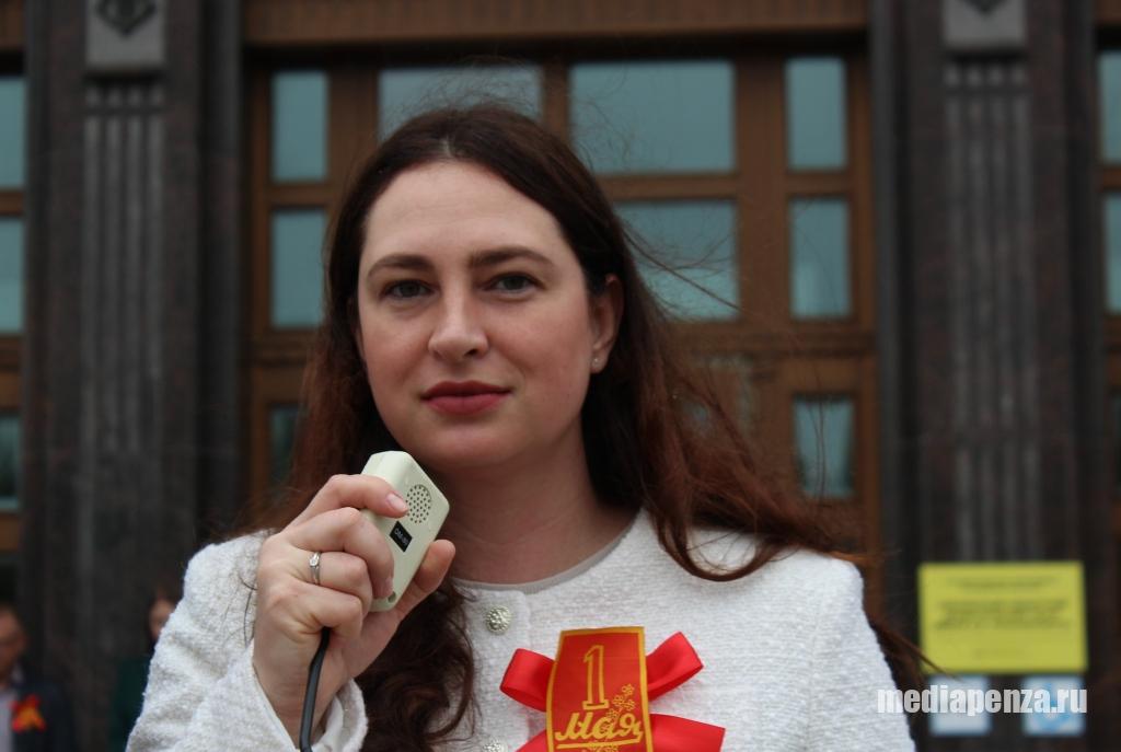 Депутат Елена Падалкина попросила провести внеочередную сессию гордумы из-за скандала с орденом депутата Алексея Иванова Депутат Елена Падалкина попросила провести внеочередную сессию гордумы из-за скандала с орденом депутата Алексея Иванова