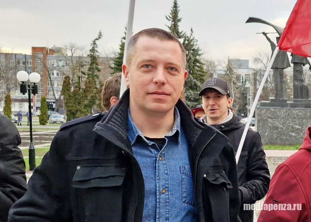 Бывшего майора полиции Михаила Писарева приговорили к трём годам лишения свободы Бывшего майора полиции Михаила Писарева приговорили к трём годам лишения свободы