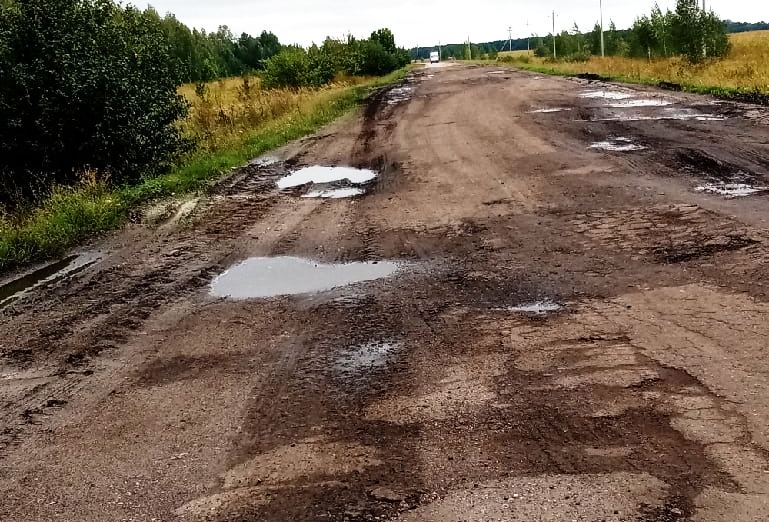 В Колышлейском районе люди просят отремонтировать дорогу к монастырю