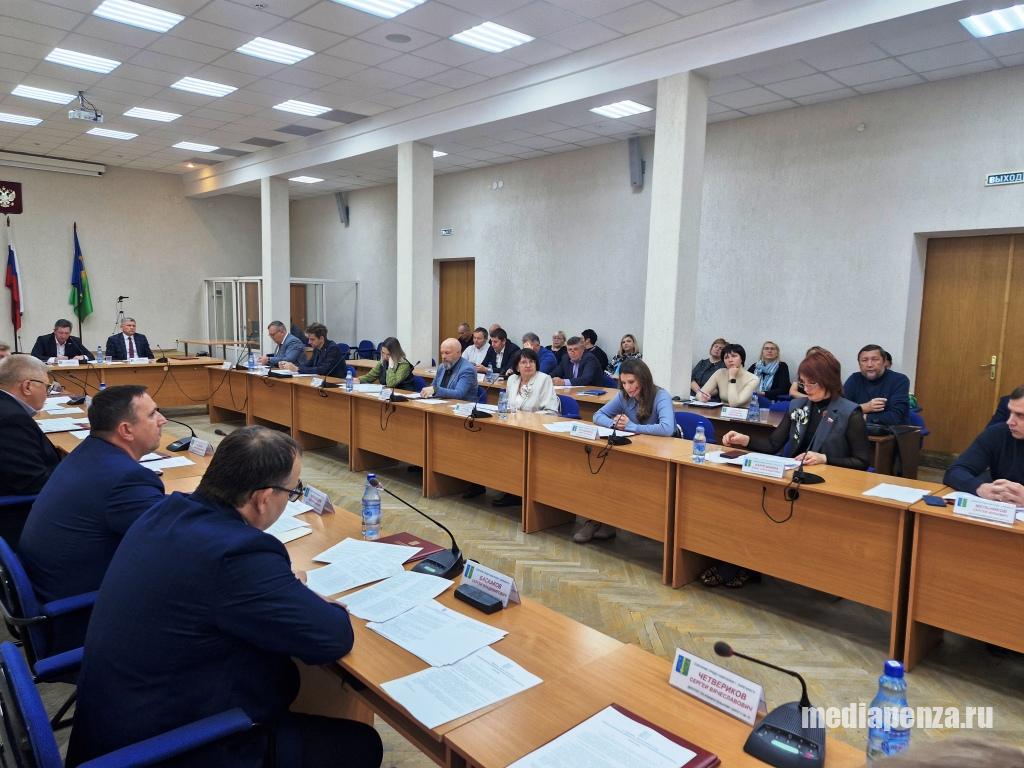 Зареченский депутат возмутилась тем, что администрация спасает заражённые каштаны Зареченский депутат возмутилась тем, что администрация спасает заражённые каштаны