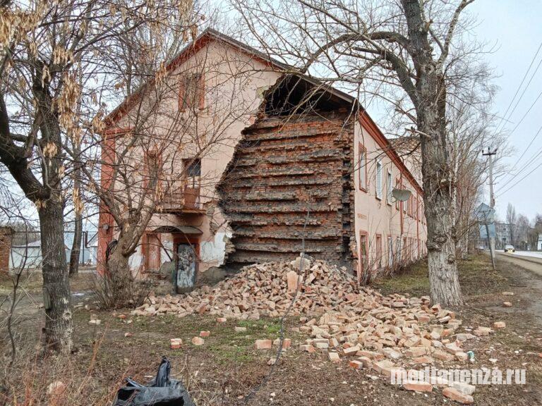 В Нижнем Ломове распродали маневренный фонд и не расселяют аварийные дома