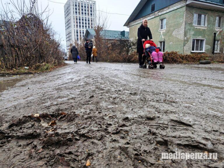 Жители Маньчжурии снова утопают в грязи из-за стройки