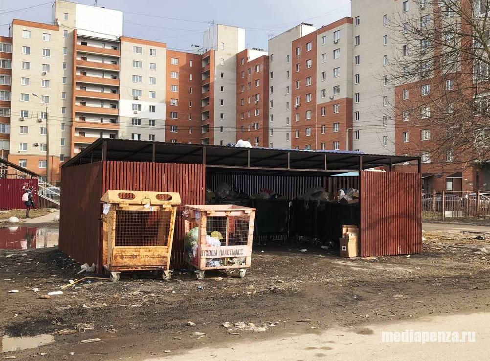 Вице-мэр Ильдар Усманов заявил, что остановки и мусорные контейнеры в Пензе делают в одном стиле для эстетической привлекательности Вице-мэр Ильдар Усманов заявил, что остановки и мусорные контейнеры в Пензе делают в одном стиле для эстетической привлекательности