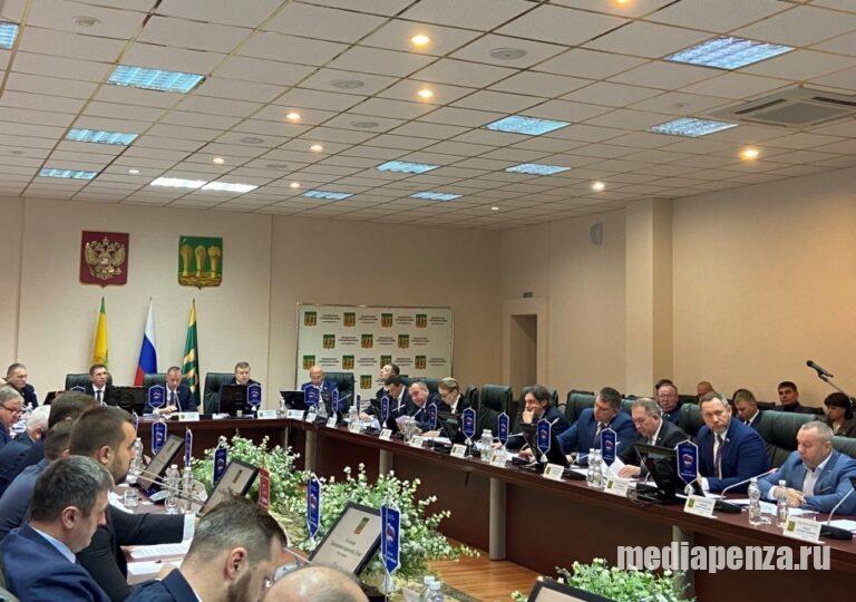 Депутат Елена Падалкина назвала сессию гордумы «балаганом с клоунами» и покинула зал заседаний