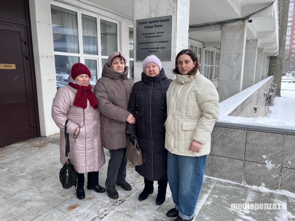 Ситуацию со сносом гаражей и сараев в Засурье обсудили на встрече с вице-мэром Пензы Ситуацию со сносом гаражей и сараев в Засурье обсудили на встрече с вице-мэром Пензы