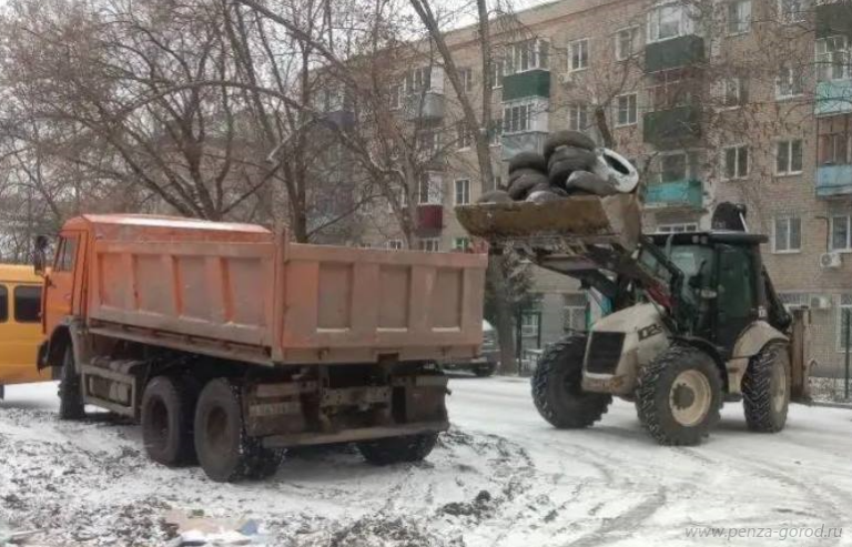 В Первомайском районе Пензы проводят работы по наведению порядка