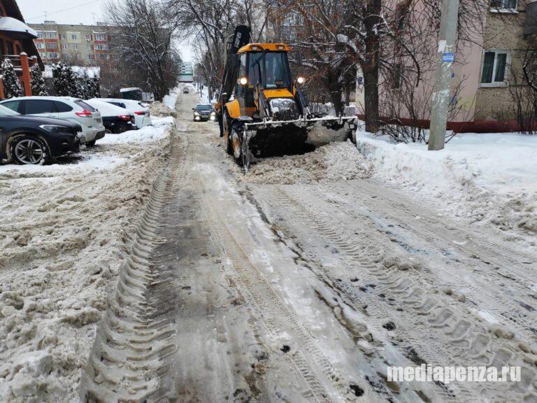 На улице Карпинского наконец-то привели в порядок дорогу к лицею № 29