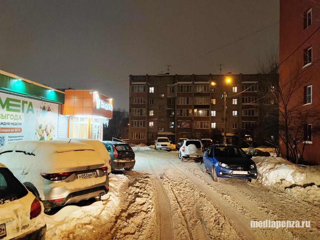 На улице Карпинского наконец-то привели в порядок дорогу к лицею № 29