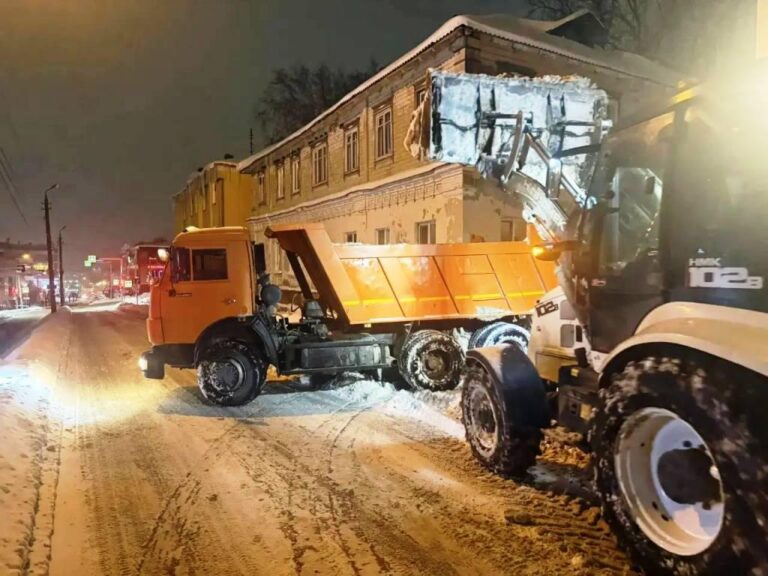 Глава Пензы Олег Денисов продолжает лично контролировать уборку снега