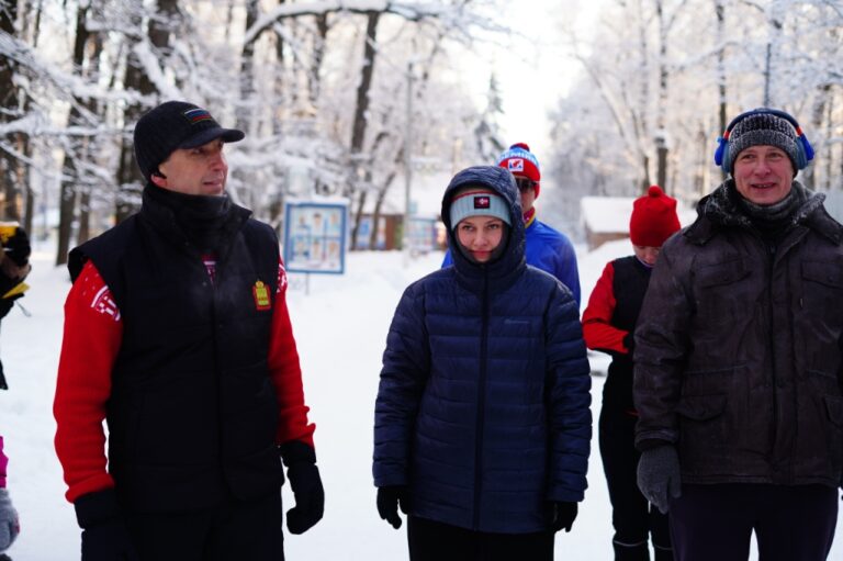 Глава Пензы Олег Денисов принял участие в забеге на 5 километров в тридцатиградусный мороз