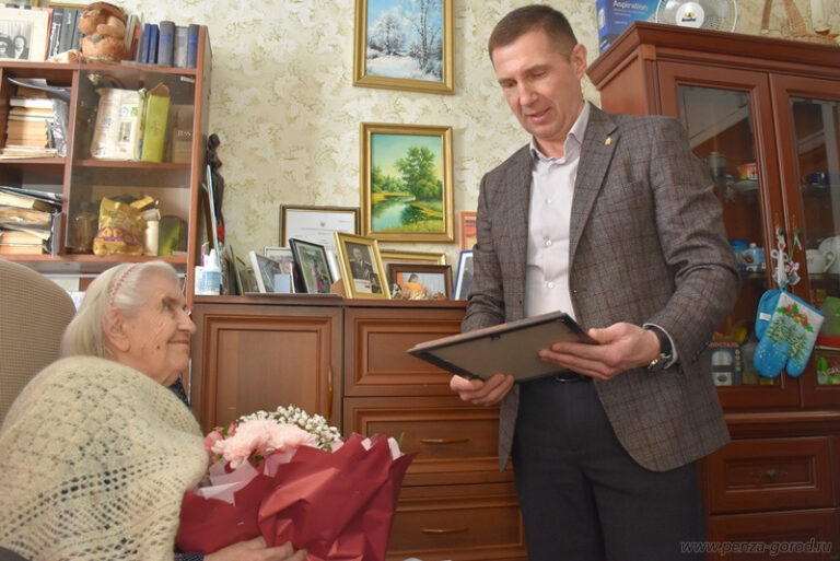 Мэр Пензы поздравил ветерана Великой Отечественной войны с 97-летием