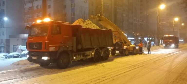 За ночь в Пензе вывезли более 6 тысяч кубометров снега