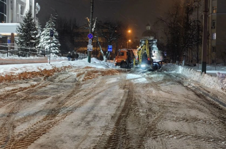 С улиц Пензы за сутки вывезли более 5 200 кубометров снега