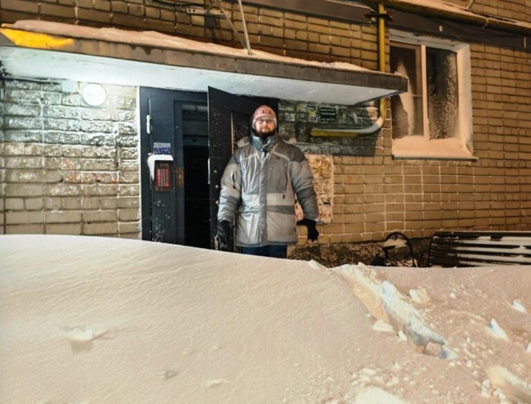 Депутат гордумы Михаил Лисин поделился опытом борьбы со снегопадом