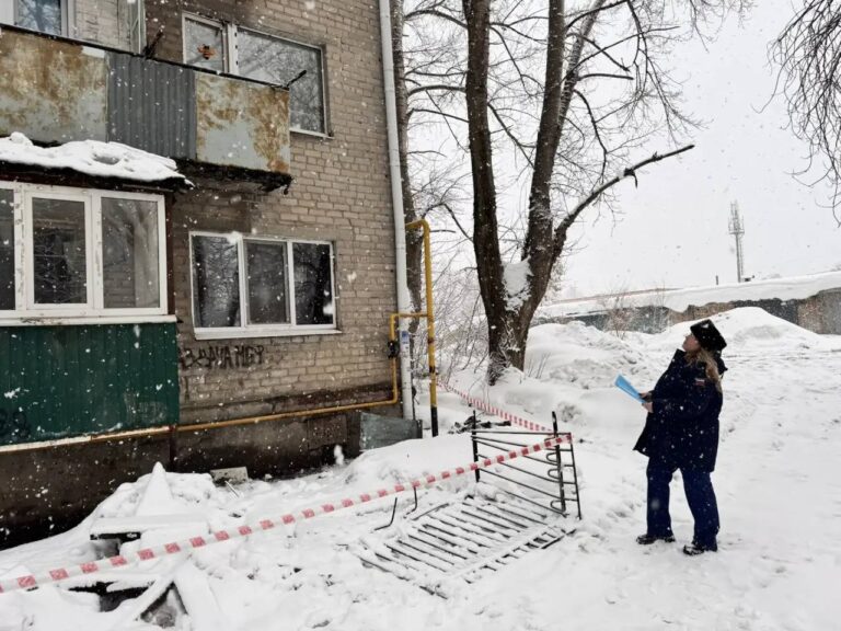 В доме на улице Ленина в Пензе обрушился балкон