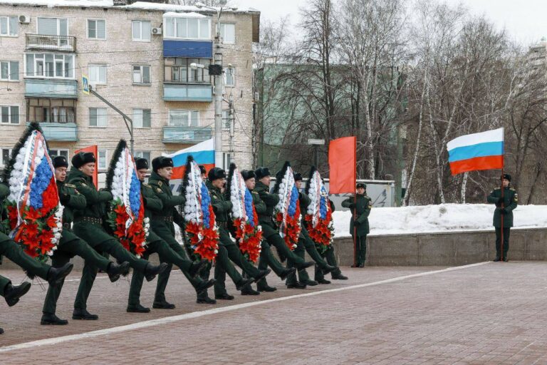 Представители власти к 23 февраля почтили подвиги пензенцев