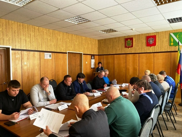 В Бессоновском районе строительство жилья составляет почти 200% от плана, но плана по строительству дорог нет