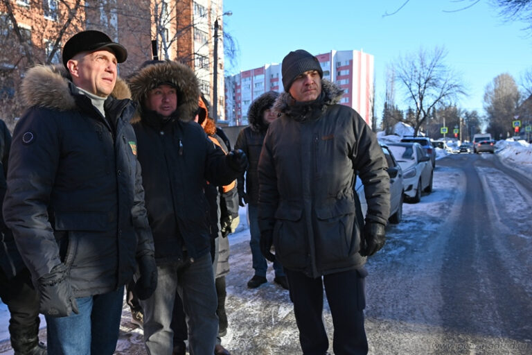 Мэр Пензы проверил состояние благоустройства в микрорайоне Стрела
