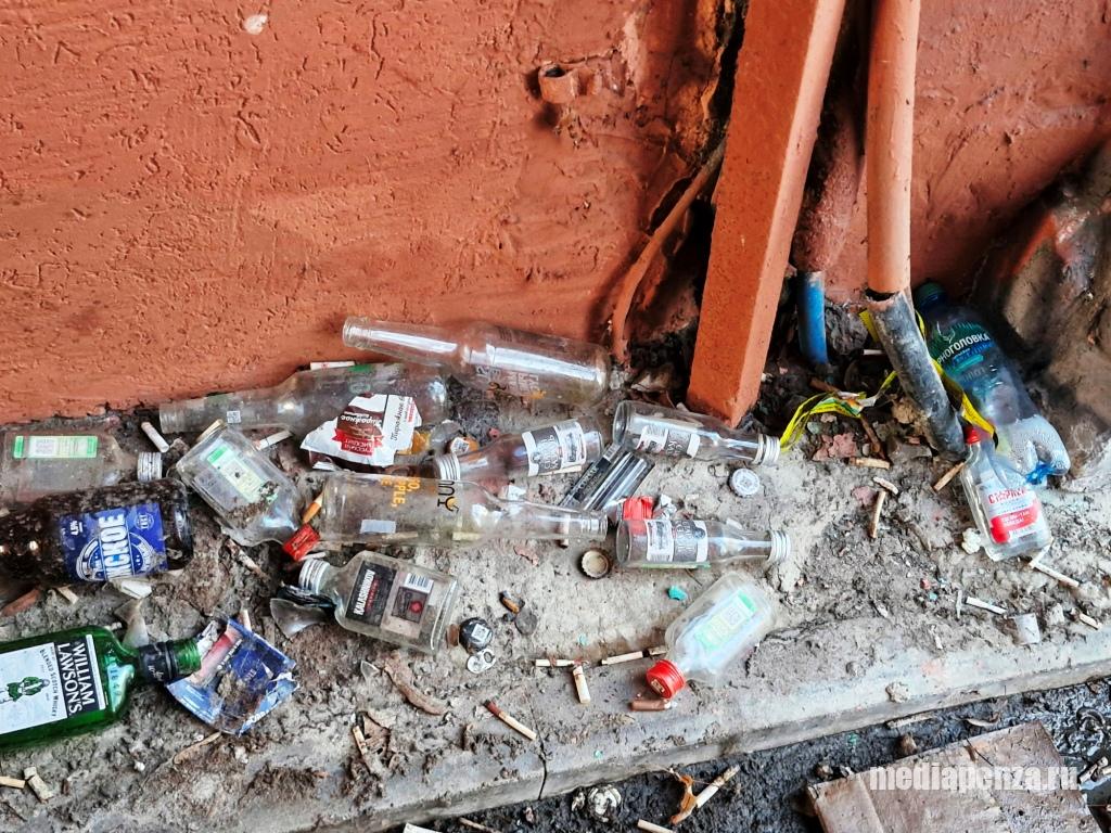 Месячник по благоустройству в самом разгаре. Центр Пензы превратился в помойку Месячник по благоустройству в самом разгаре. Центр Пензы превратился в помойку