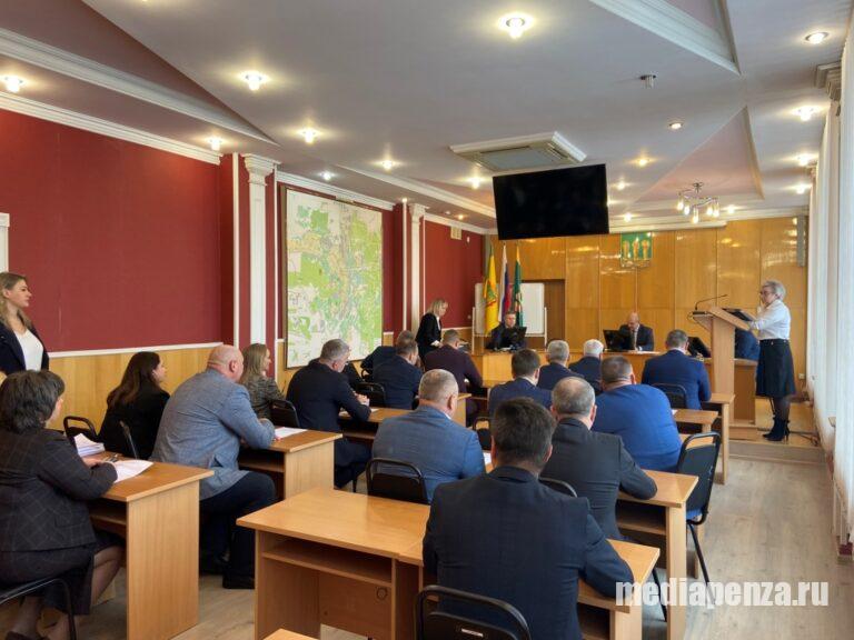 В гордуме не смогли разобраться профицитный или дефицитный бюджет у Пензы