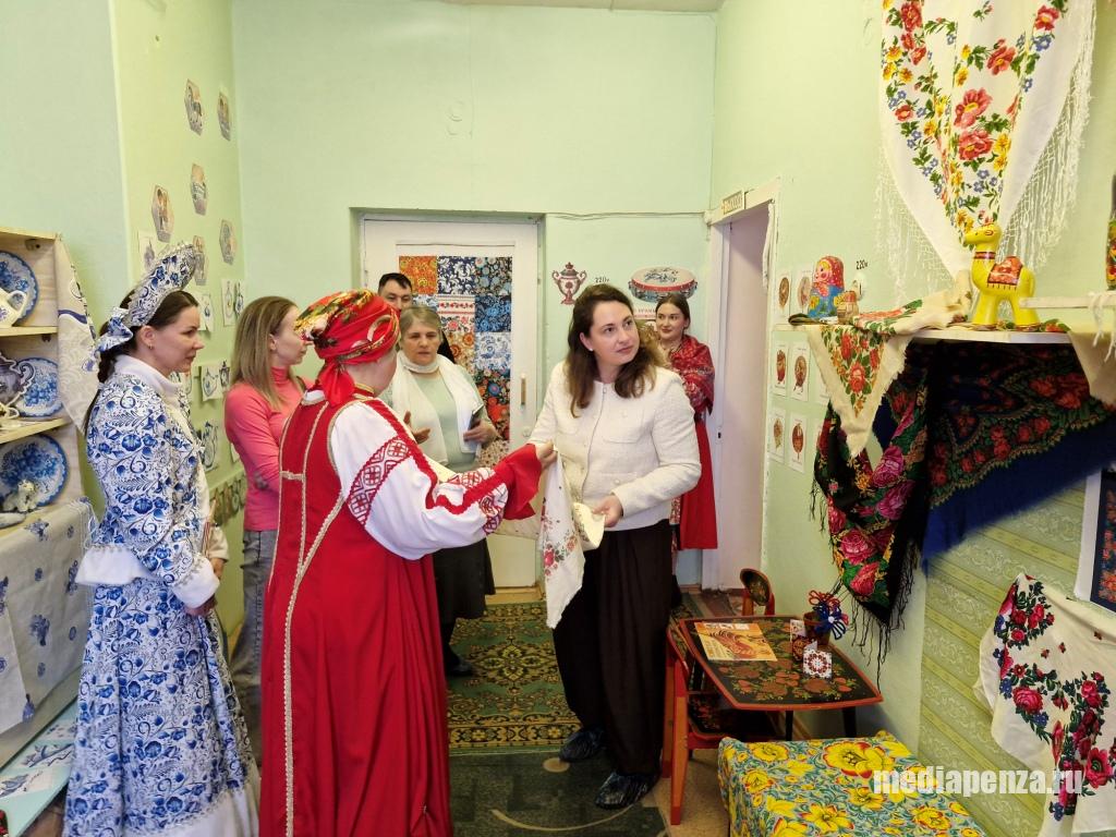 Депутат гордумы Елена Падалкина посетила детский сад в Монтажном Депутат гордумы Елена Падалкина посетила детский сад в Монтажном