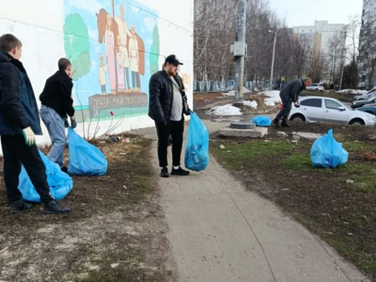 В районах Пензы организовали работы по вывозу мусора и уборке территорий