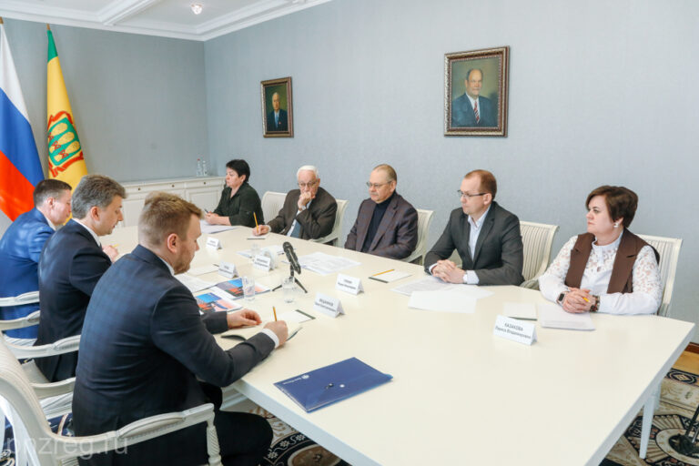 В правительстве Пензенской области обсудили сотрудничество региона с Банком России