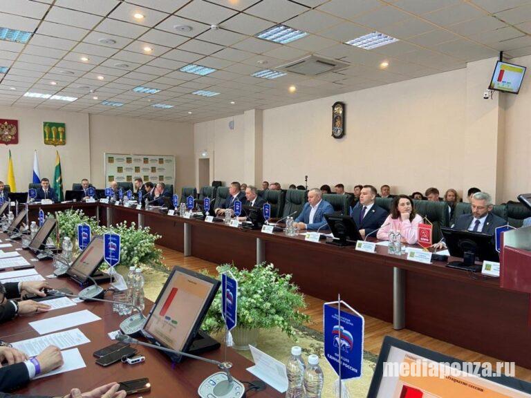 Глава администрации Ленинского района не в курсе, что в городе проходит месячник по благоустройству