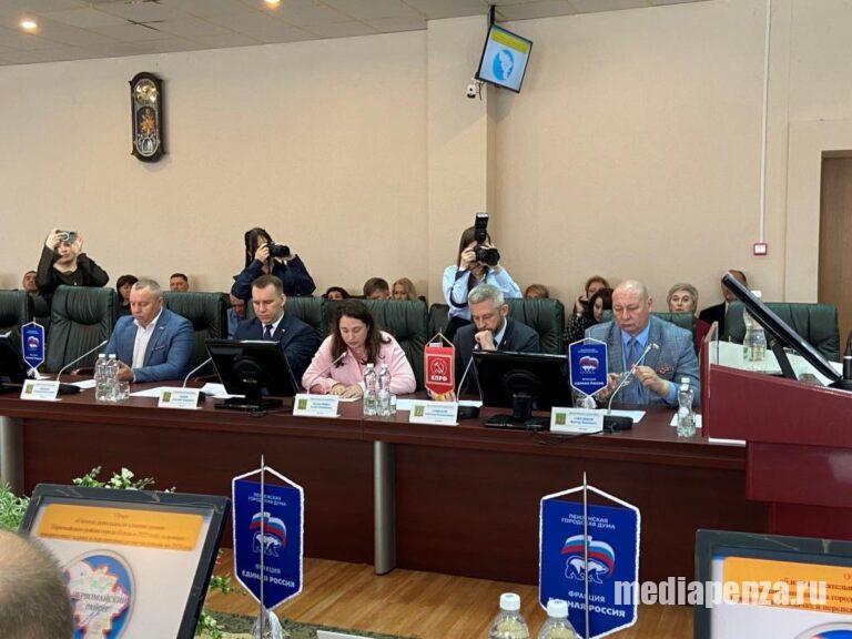 Депутат гордумы Елена Падалкина попросила не снимать учителей с уроков для приёма экзаменов у мигрантов