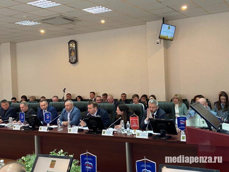 Депутат гордумы Елена Падалкина: «Из-за подготовки к экзаменам страдает учебный процесс»