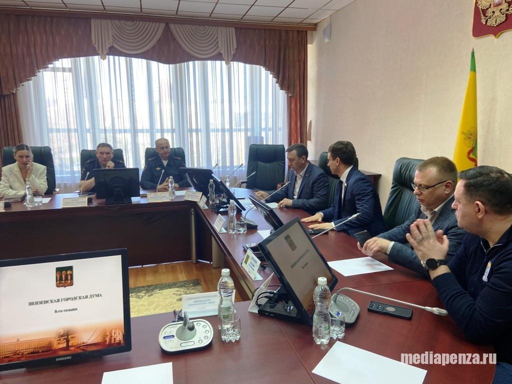 В гордуме решили ещё раз обсудить проблемы питбайкеров на дорогах города В гордуме решили ещё раз обсудить проблемы питбайкеров на дорогах города