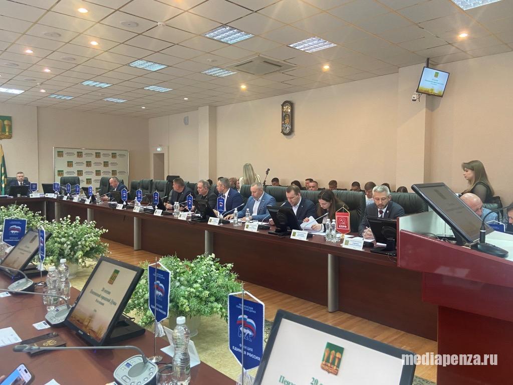 В городской Думе возмутились, что пензенцам приходится хоронить родственников через неделю после смерти В городской Думе возмутились, что пензенцам приходится хоронить родственников через неделю после смерти