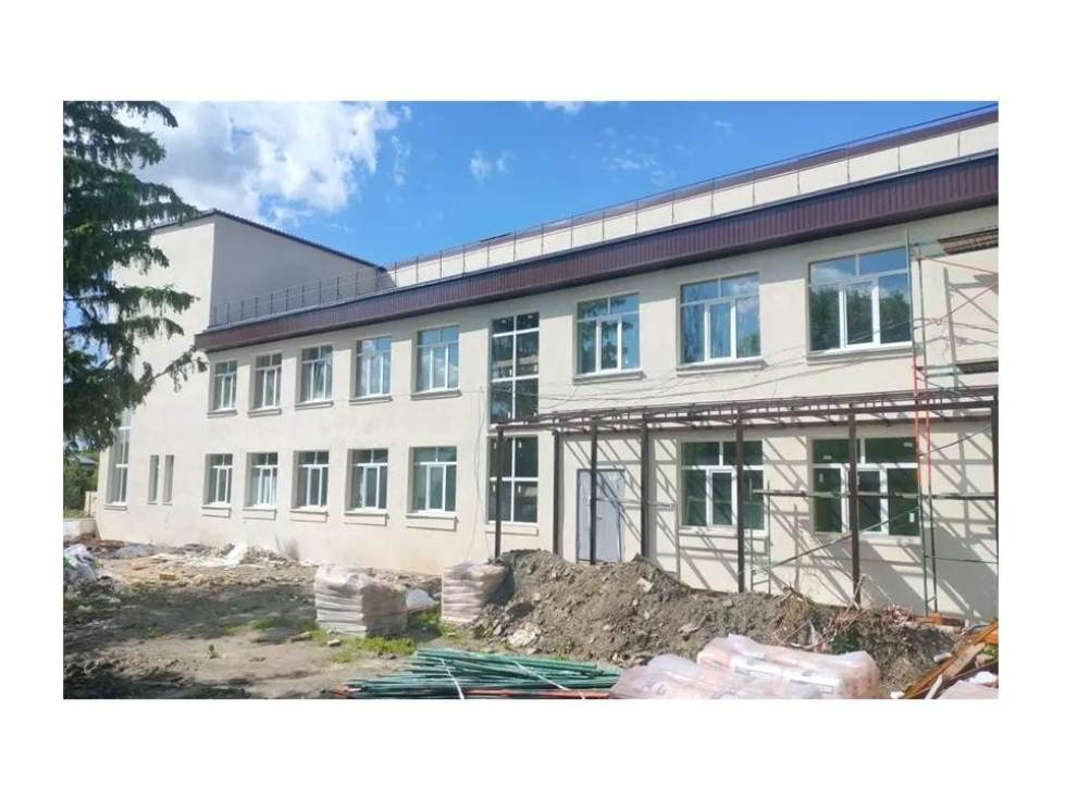 В Русском Камешкире ведётся ремонт здания районного ДК