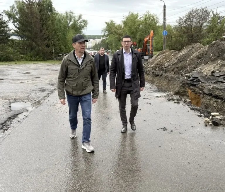 Мэр Пензы вновь пообещал наказать ресурсников за невосстановленное в срок благоустройство