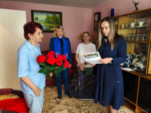 В Пензе поздравили с 89-летием узницу концлагеря В Пензе поздравили с 89-летием узницу концлагеря