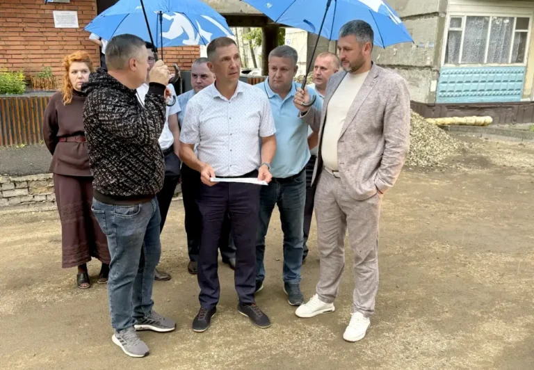 Глава Пензы Олег Денисов потребовал наводить порядок у магазинов до начала рабочего дня