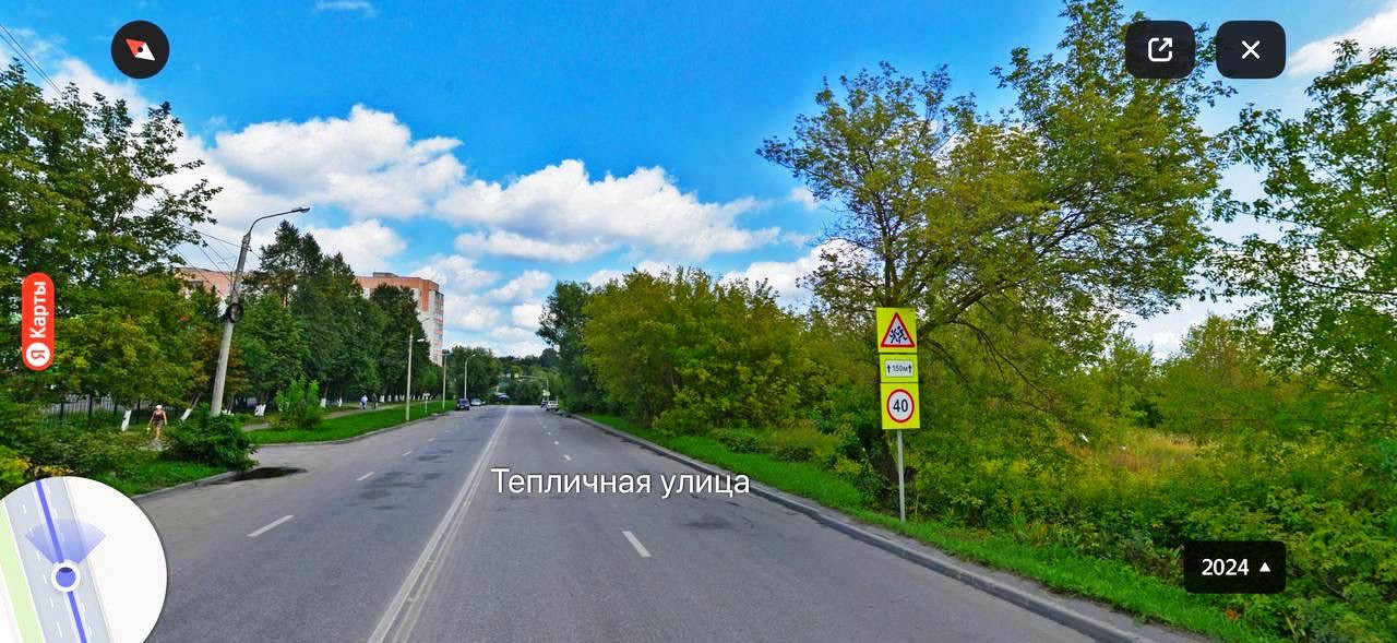 Ради парковки у нового ЖК в Тепличном вырубили деревья