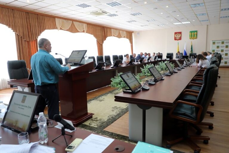 Около трёх миллионов рублей заплатили подрядчики за отсутствие ограждений провалившихся люков на дорогах Пензы