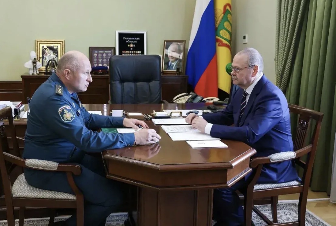 Олег Мельниченко обсудил с главой МЧС России работу служб в период ЧС