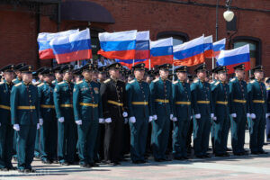 В центре Пензы состоялся показательный выпуск офицеров военной академии В центре Пензы состоялся показательный выпуск офицеров военной академии