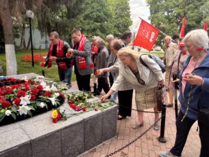 Пензенские коммунисты провели акцию в память о погибших в Великой Отечественной войне