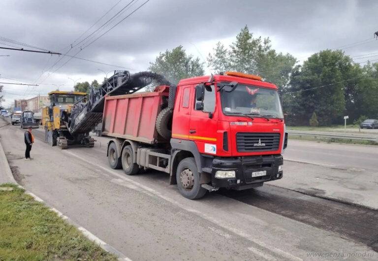 На улице Баумана в Пензе ремонтируют дорогу