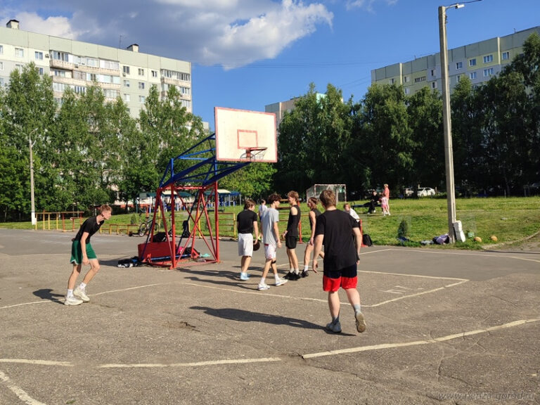 В Пензе прошли спортивные соревнования для школьных и дворовых команд
