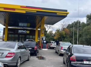 Пензенцы по-прежнему не могут залить бензин в канистры
